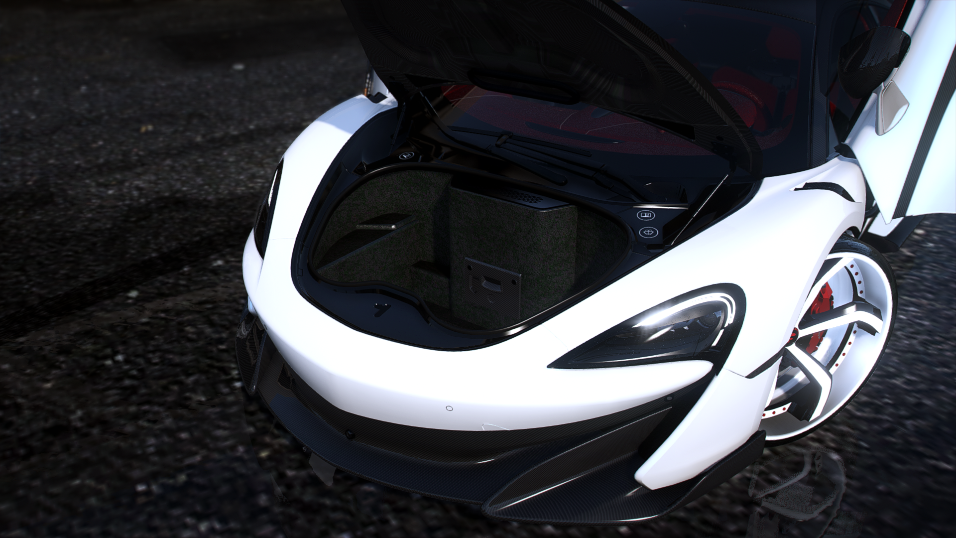 Cj on 32 Mclaren 600LT