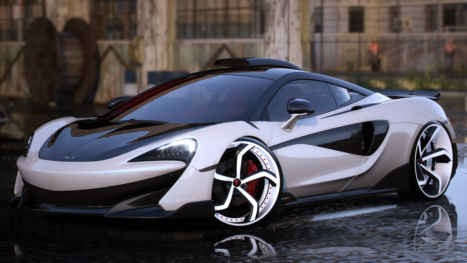 Cj on 32 Mclaren 600LT