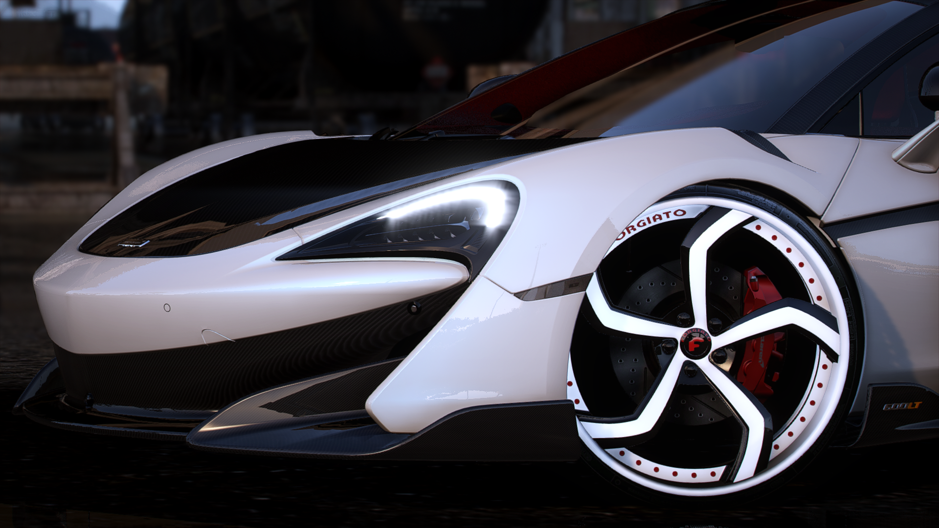 Cj on 32 Mclaren 600LT